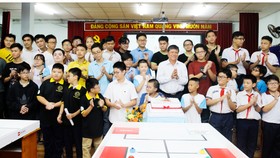 Ra quân tham dự cuộc thi Robot quốc tế 2018