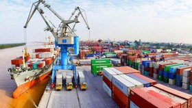 Xuất siêu 10 tháng tăng gấp 3 lần so với cùng kỳ