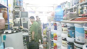 Công an quận 1 kiểm tra PCCC một cơ sở kinh doanh trên địa bàn