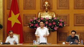 Phó Thủ tướng Vương Đình Huệ chủ trì phiên họp