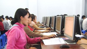 Giờ học tin học ở Trường ĐH Công nghệ miền Đông