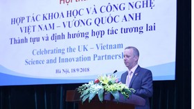 Đại sứ Gareth Ward phát biểu tại Hội thảo