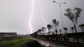 Nam bộ mưa dông gia tăng