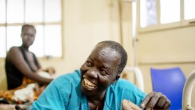 Bác sĩ Nam Sudan nhận giải Nansen vì người tị nạn