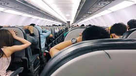 Thấy gì khi máy bay hạ cánh khẩn cấp?