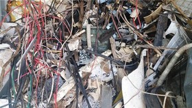 Phát hiện 25 container rác thải nhập khẩu