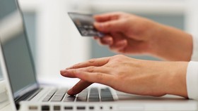 Hồng Công bắt nhiều băng nhóm lừa đảo mua sắm trực tuyến