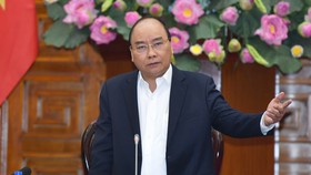 Thủ tướng Nguyễn Xuân Phúc chủ trì cuộc họp Thường trực Chính phủ bàn về một số công tác của Tiểu ban kinh tế-xã hội. Ảnh: VGP