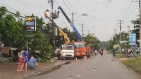 Nổ bình điện, 2 người bị thương