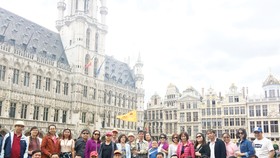 Đoàn khách TST tourist du ngoạn mùa thu châu Âu