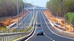 Đề xuất tháo gỡ vướng mắc huy động tín dụng dự án cao tốc Bắc - Nam