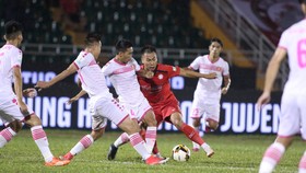Trận CLB TPHCM thắng CLB Sài Gòn 5 - 0 tại vòng 23 Nuti Cafe V.League 2018 trên sân Thống Nhất
