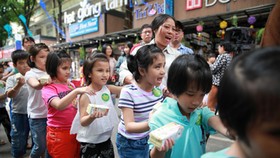 Các em thiếu nhi tại Chương trình “Trung thu mơ ước” 2017. Ảnh: Congan TPHCM