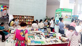 Hội sách Chào mừng tân sinh viên