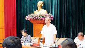 Bí thư Thành ủy TPHCM Nguyễn Thiện Nhân phát biểu tại hội nghị