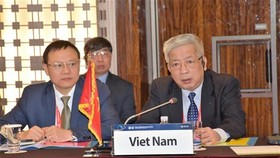 Vietnamese Deputy Defence Minister Sen. Lieut. Gen Nguyen Chi Vinh (R) at the event (Source: VNA)