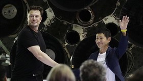 Japanese billionaire businessman revealed as SpaceX’s first Moon traveler