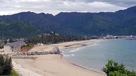 Một góc biển Đại Lãnh đang bị dự án du lịch xâm hại