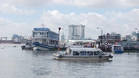 Khai thác du lịch đường sông nội đô tại bến Bạch Đằng