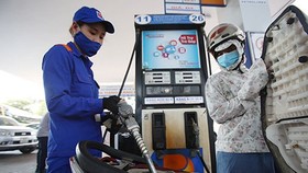 Bãi bỏ nhiều quy định liên quan đến kinh doanh xăng dầu