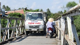 Nguy hiểm rình rập trên cầu
