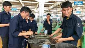 Bỏ chính sách miễn học phí ngành sư phạm: Được nhiều hơn mất