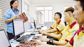 Người học nghề vẫn còn “nhát” tiếng Anh