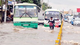 Khẩn trương triển khai các dự án nạo vét trục thoát nước