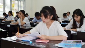 “Thở phào” với đề tham khảo