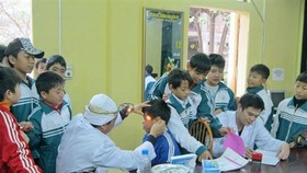Khám sức khỏe định kỳ cho học sinh