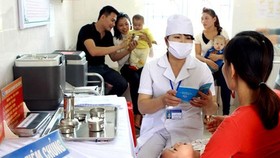 Tiêm chủng cho trẻ giúp phòng tránh nguy cơ bị bại liệt