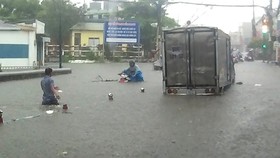 Cử tri lo ngại kẹt xe, ngập nước, ô nhiễm gia tăng