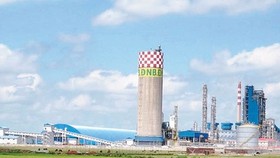 Gánh nợ trong và ngoài nước