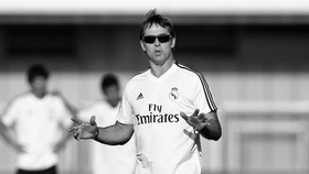 HLV Julen Lopetegui trên sân tập Real Madrid.