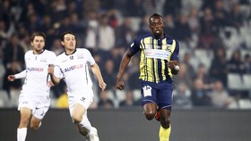 Usain Bolt tập dượt với CLB Australia