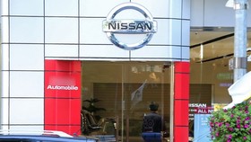Phòng trưng bày xe ô tô Nissan ở Seoul (Hàn Quốc). (Nguồn: AFP/TTXVN)