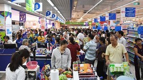 Doanh thu bán lẻ và dịch vụ đạt 2,1 triệu tỷ đồng