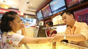 Giá vàng trong nước giảm mạnh tới 150.000 đồng
