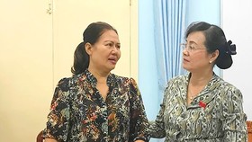 Chủ tịch HĐND TPHCM Nguyễn Thị Quyết Tâm trao đổi với cử tri Hồ Thị Mai (quận 2, TPHCM)