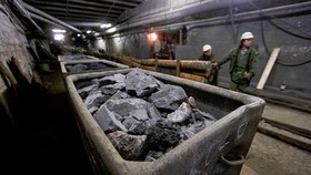 Chiến tranh thương mại nhằm vào mặt hàng uranium