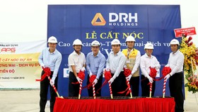 Lễ cất nóc dự án V-Vela.