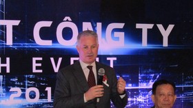 Đại diện tạp đoàn Warburg Pincus phát biểu tại lễ ra mắt liên doanh