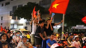 Phó thủ tướng yêu cầu các cơ quan truyền thông, báo chí ở trung ương và địa phương tăng cường tuyên truyền, vận động người dân, đặc biệt là thanh, thiếu niên nghiêm chỉnh chấp hành các quy định về trật tự ATGT.