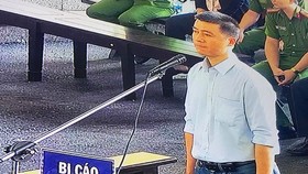 Trùm cờ bạc trực tuyến Phan Sào Nam khai gì trước tòa?