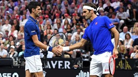 Novak Djokovic và Roger Federer ở Laver Cup