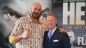 Tyson Fury và Frank Warren
