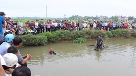 Hai anh em ruột chết đuối dưới hồ