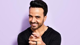 Ngoài Luis Fonsi, giám khảo The X-Factor Nicole Scherzinger cũng đến Việt Nam biểu diễn