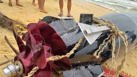 Vật thể lạ mắc lưới ngư dân Phú Yên