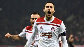 Olympiakos - AC Milan 3-1: Cisse, Fortounis tỏa sáng, loại Milan